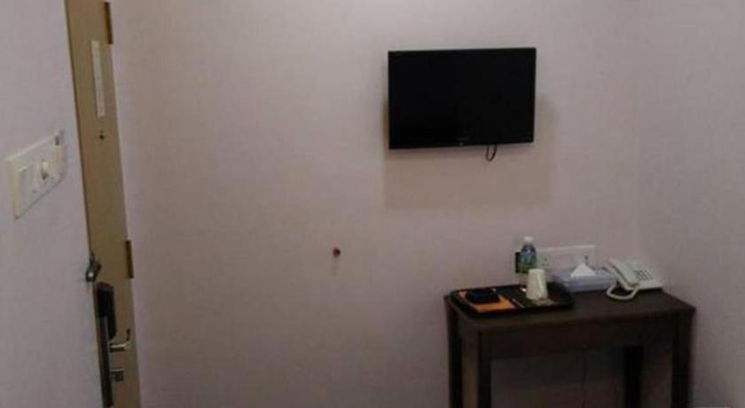 Id Hotel Yayasan Segamat Exterior foto